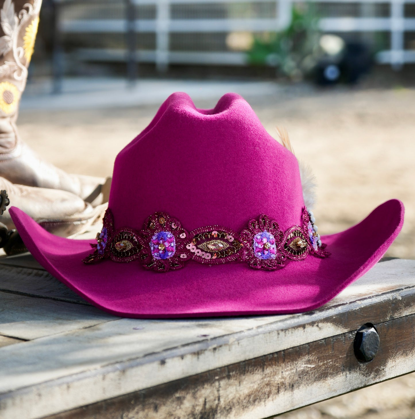 Texana Wool Felt Hat: MAGENTA