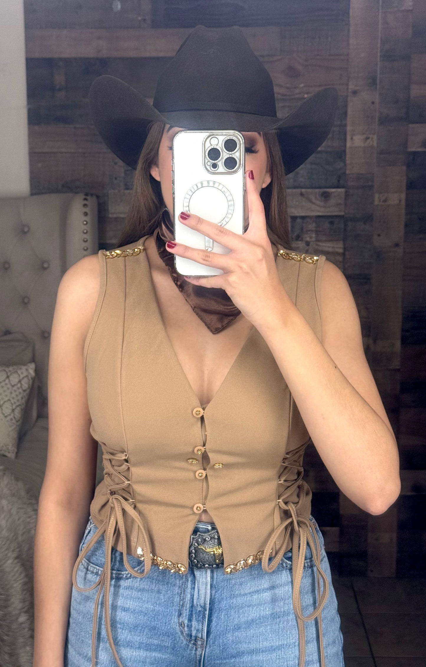 “Soy Tu Dueña” Vest (Beige)